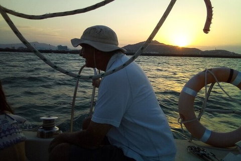 Townsville Lunchtime Sailing Cruise Boat Tour - Tourism Canberra 3