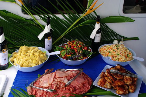 Three-Quarter Day Hervey Bay Premium Whale Watching Cruise - Tourism Canberra 10