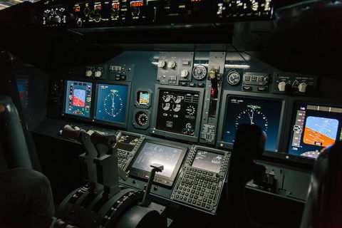 Airliner-737 - 60 MINS - Flight Simulator Experience - Tourism Canberra 1