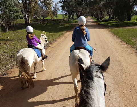 Bits And Boots Pony Rides - Tourism Canberra 0
