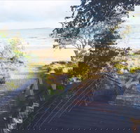 Canoe Point Beach and Parklands - Tourism Canberra