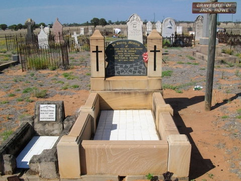 Blackall Cemetery - Tourism Canberra 0