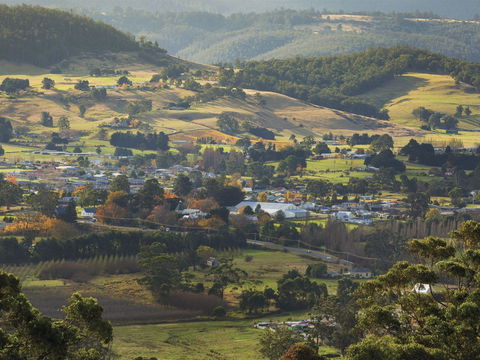 Huonville - Tourism Canberra 0