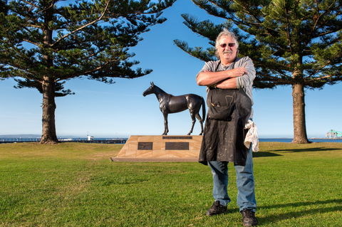 Makybe Diva Statue - Tourism Canberra 2