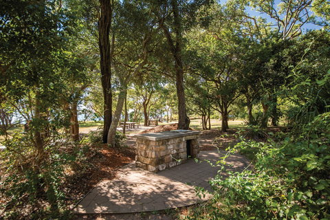 Bluff Point Circuit, Capricorn Coast National Park - Tourism Canberra 2