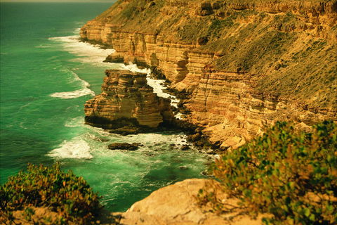 Island Rock And Natural Bridge - Tourism Canberra 0