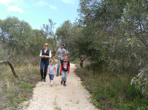 Meningie Lions Walking Trail - Tourism Canberra 0