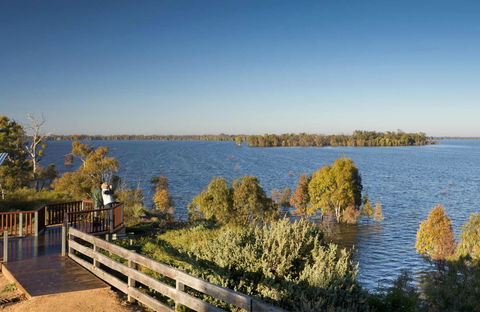 Yanga Lake Viewing Deck - Tourism Canberra 0