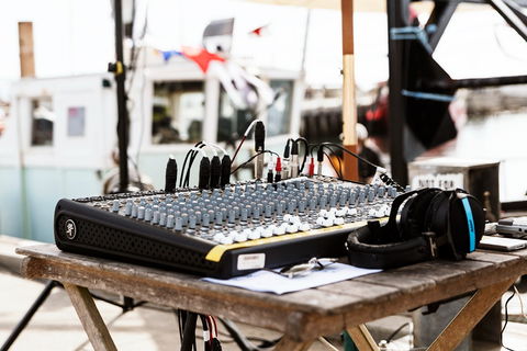 Apollo Bay Radio 87.6 FM - Tourism Canberra 0