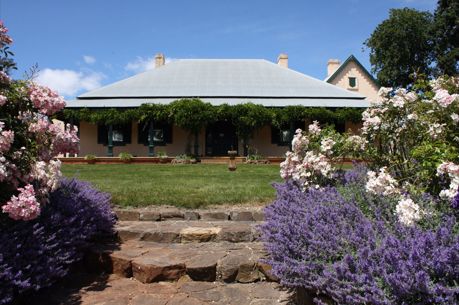  Tourism Canberra
