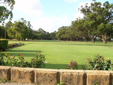Pinjarra Golf Club - Tourism Canberra 1