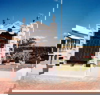 Gayndah War Memorial - Tourism Canberra