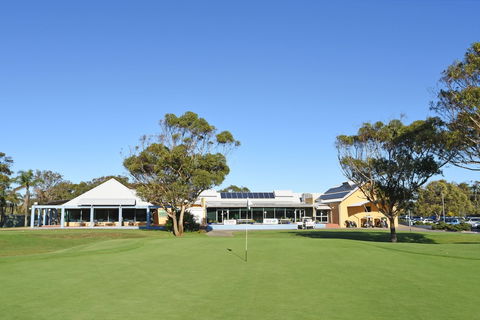Hawks Nest Golf Club - Tourism Canberra 0