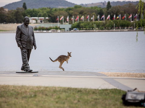 R G Menzies Walk - Tourism Canberra 1