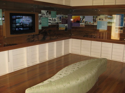 At The Creek Visitor Information Centre - Tourism Canberra 1