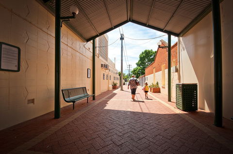 Kiesling Lane Heritage Walk - Tourism Canberra 0