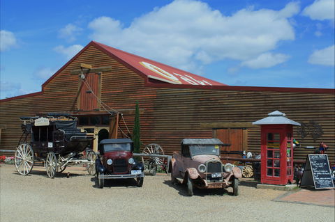 Oaklands Barn - Tourism Canberra 0