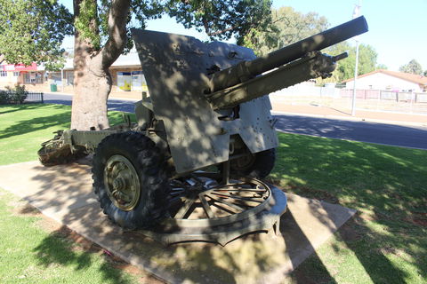 War Gun Trophy - Tourism Canberra 0