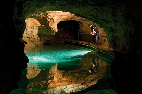 Jenolan Caves: Extended Orient Cave Tour - Tourism Canberra 1