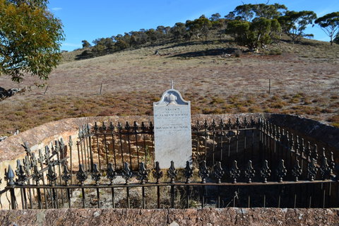 Wangaraleednie Monument & Ruins - Tourism Canberra 1