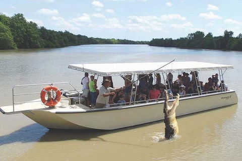 Pathfinder Jumping Crocodile Cruise Shuttle Bus - Tourism Canberra 1