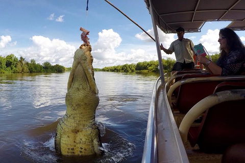 Pathfinder Jumping Crocodile Cruise Shuttle Bus - Tourism Canberra 0