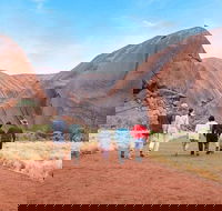 Explore Uluru 7 Hours Guide Tour at Sunrise with Light Breakfast - Tourism Canberra