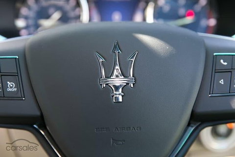 Maserati Quattroporte Limousine Transfer Cairns Airport To City - Tourism Canberra 3