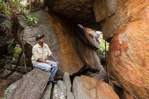 Half Day Aboriginal Rock Art Experience In Queensland - Tourism Canberra 7
