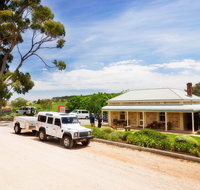 Two Hands Wines 'Flagship Vineyard Experience' - Tourism Canberra