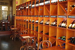 Lina's Bistro A Vin - Tourism Canberra 0