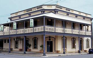 Exeter Hotel Semaphore - Tourism Canberra 0