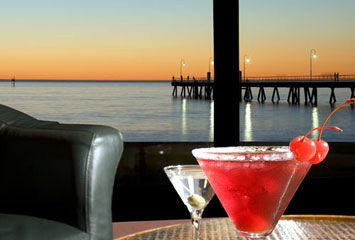 Horizons Cocktail Lounge - Tourism Canberra 0