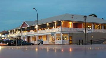 Seacliff Beach Hotel - Tourism Canberra 0