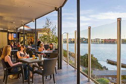 Lakes Resort Hotel - Tourism Canberra 0