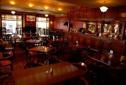 Gilroy's Hotel - Tourism Canberra 0