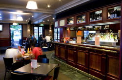 Ryans Paragon Hotel - Tourism Canberra 1