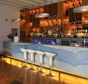 Pontoon Bar - Tourism Canberra
