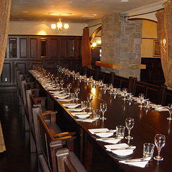 De Biers Lounge Bar - Tourism Canberra 3