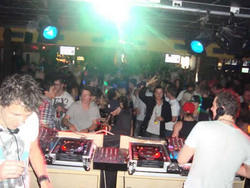 Swell Tavern - Tourism Canberra 3