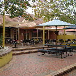 Deer Park Hotel - Tourism Canberra 3