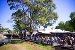 Anglers Tavern - Tourism Canberra 3