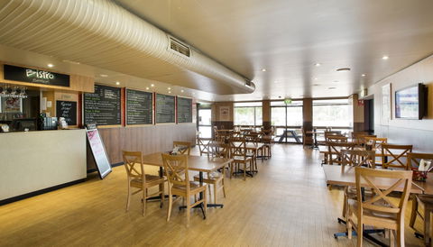 Castle Hill Tavern - Tourism Canberra 2