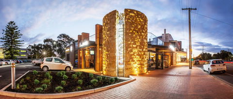 Woodville Hotel - Tourism Canberra 1
