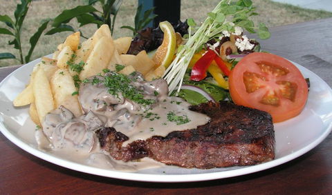 Fairways Tavern - Tourism Canberra 1