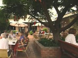 Georgies Cafe Restaurant - Tourism Canberra 2