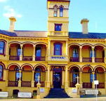 The Queenscliff Historic Royal Hotel - Tourism Canberra