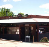 The Oak Tree Tavern - Tourism Canberra