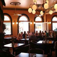 The Rose Hotel - Victoria Street Bar - Tourism Canberra 1