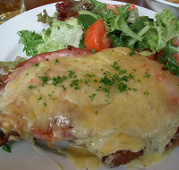 Raglan Tavern - Tourism Canberra
